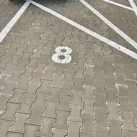 شقة Great Location, Private Parking, New براتسيلافا