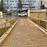 Great Location, Private Parking, New Apartmán *
